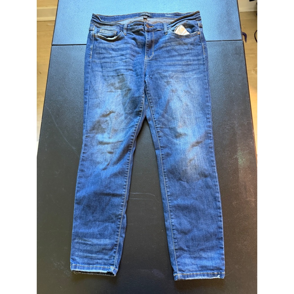 Judy Blue Relaxed Fit Jeans Medium Wash Distressed Size 15/32 JB82102DK